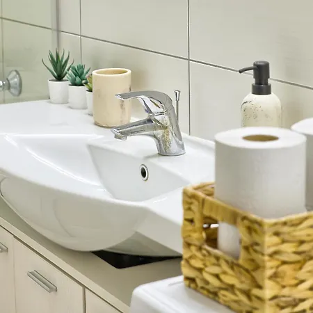 Family Oasis X Free Parking X Self Check In 24x7 Vilnius