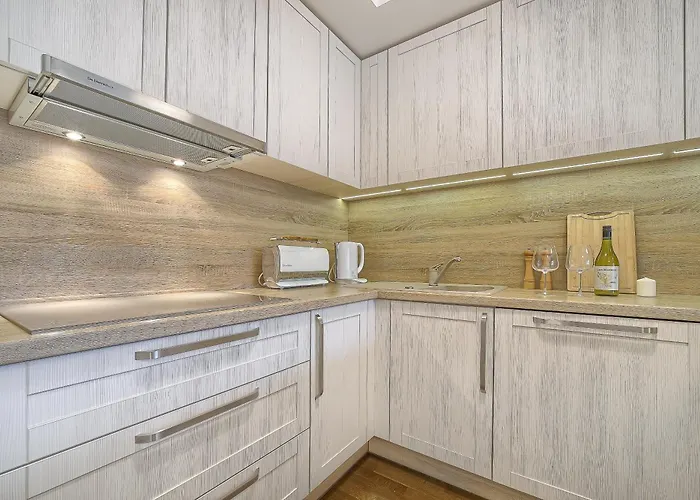 Family Oasis X Free Parking X Self Check In 24x7