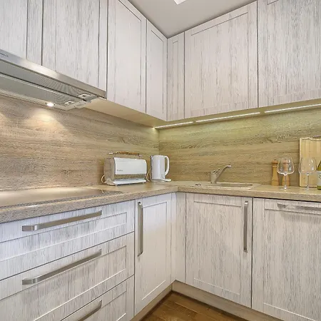 Family Oasis X Free Parking X Self Check In 24x7